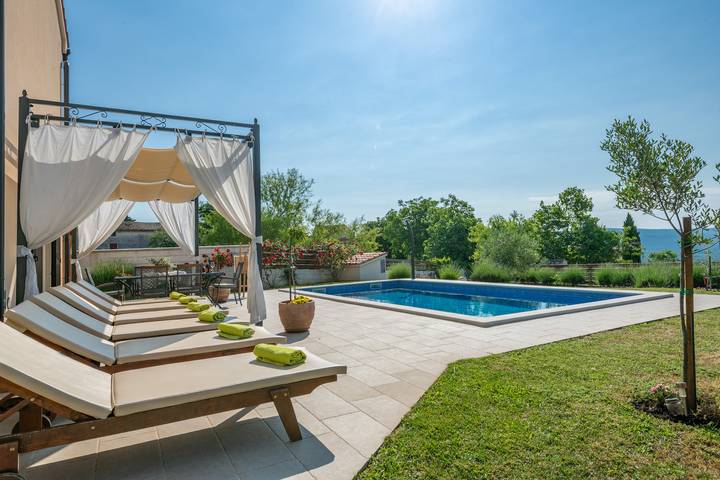 Villa pour 8 personnes, avec piscine et terrasse, animaux acceptés à Barban - 3