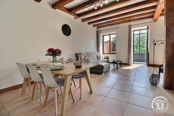Location de vacances pour 6 personnes, avec jardin ainsi que vue et terrasse à Roz-Landrieux - 3