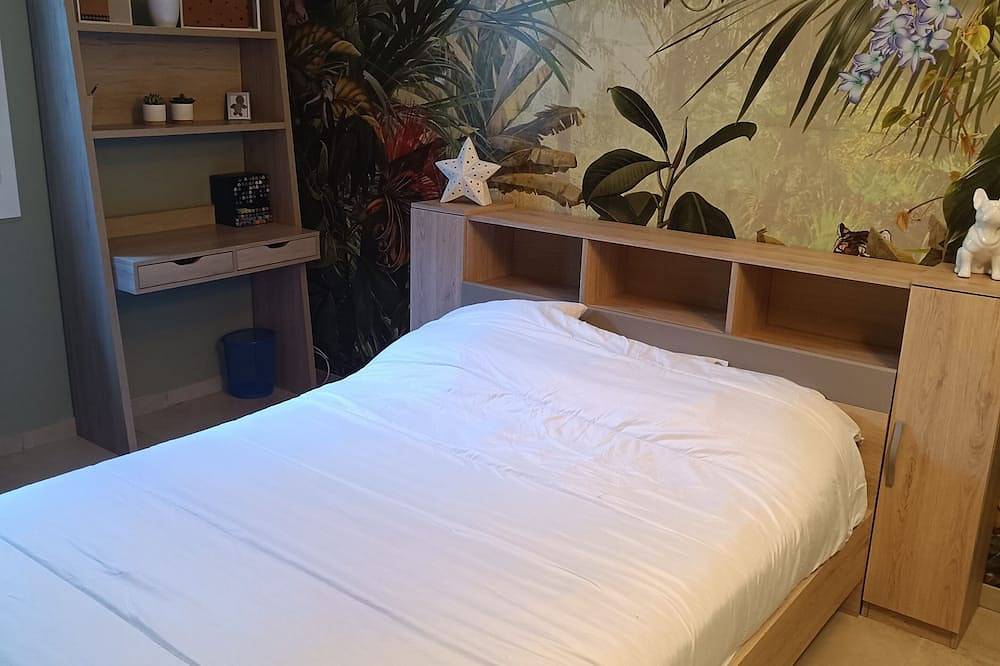 Quiet villa with private pool and large garden in Althen-des-Paluds, Vaucluse