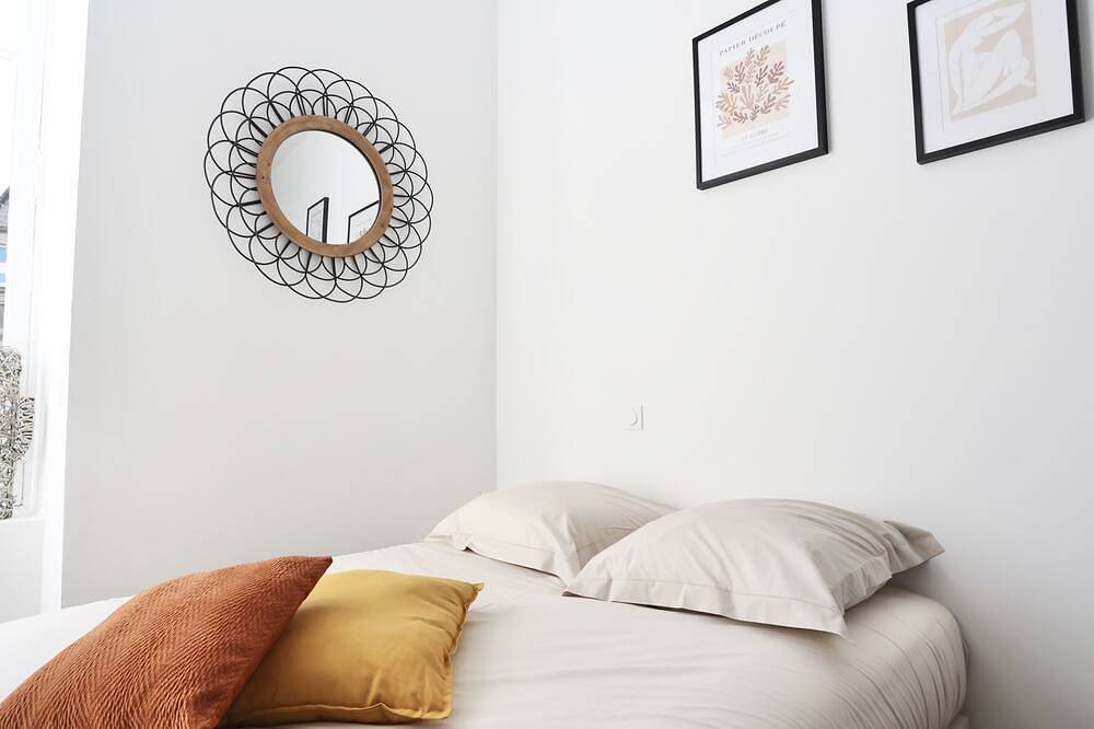 Apartamento entero, Napoléon Gare 5 ★ Studio ★ 1er Etage★ Bylocly in Pontivy, Pontivy region