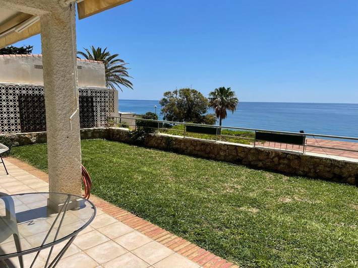Bungalow para 4 personas, con Terraza y Jardín además de Piscina y Vistas en Torremolinos