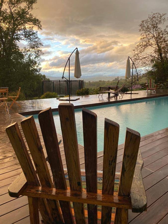 Gîte pour 3 personnes, avec Terrasse et Jardin ainsi que Piscine et Vue à Chainaz-les-Frasses