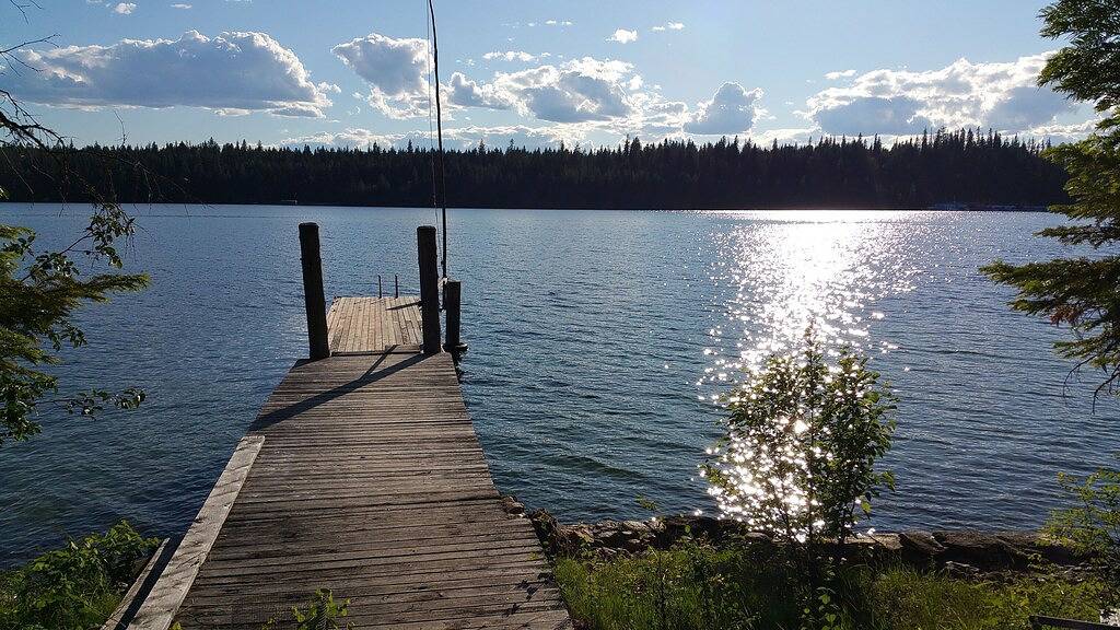 Am See Hütte in Cavanaugh Bay of Beautiful Priest Lake in Kaniksu Nationalwald