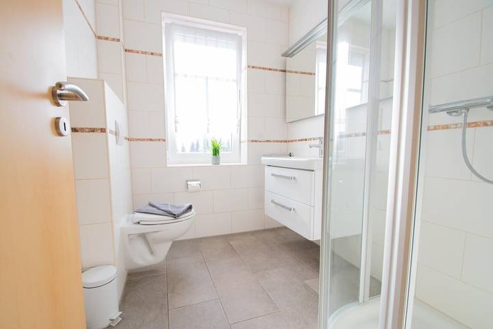 Hütte für 2 Personen, mit Garten und Terrasse in Norddeich - 4