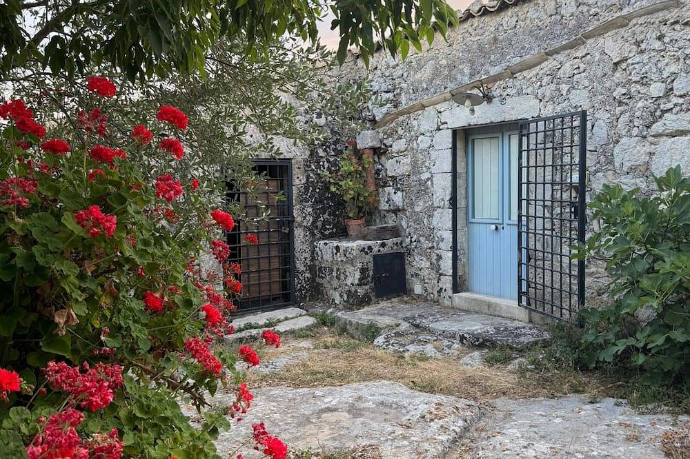 Casa vacanza a Val di Noto a partire da 139€ a notte