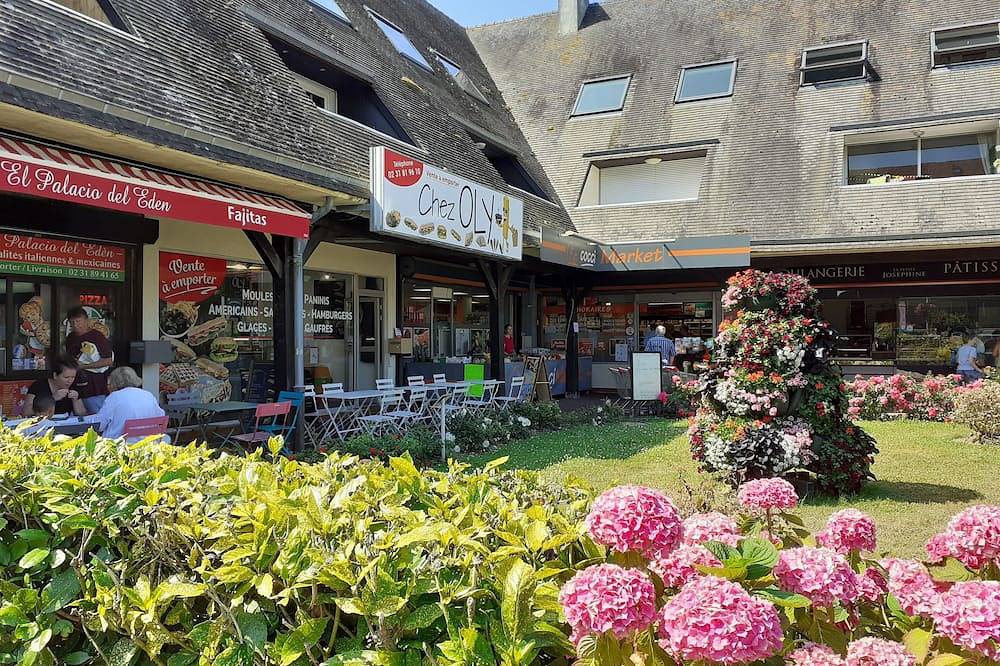 5 mins walk from the beach, cottage with private garden in Villers-sur-Mer, Lisieux (Região)