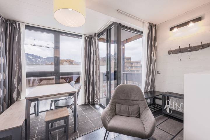 Appartamento intero, Appartamento '6 Couchages Val Thorens' con vista sulle montagne, balcone e Wi-Fi in Val Thorens, Massiccio della Vanoise
