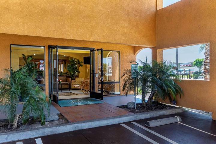Hotel for 4 people - 1