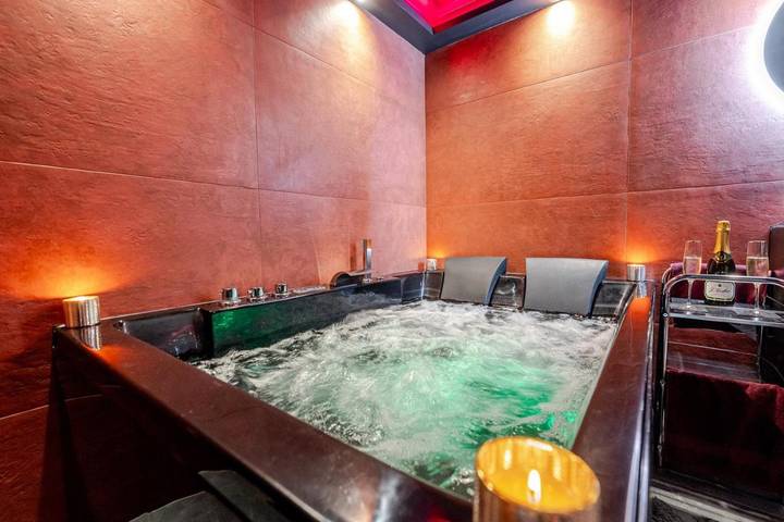 Gîte pour 2 personnes, avec jardin et jacuzzi à Margny-lès-Compiègne - 2