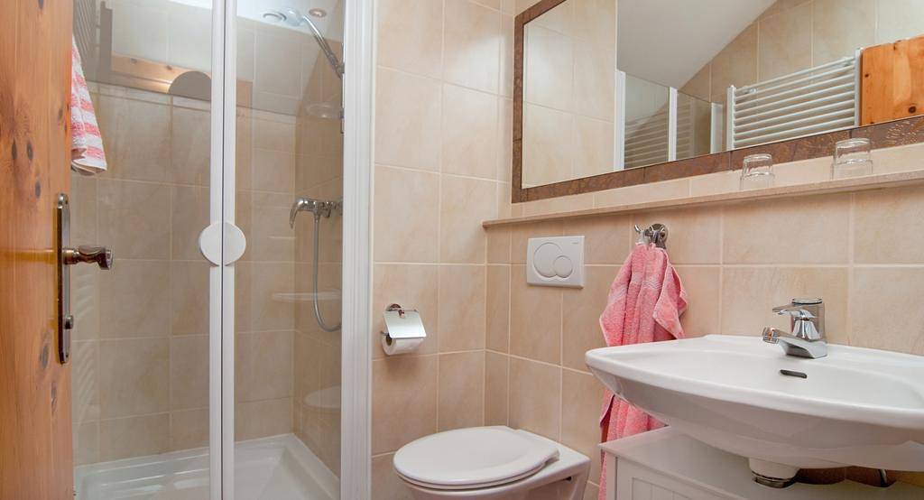 Chambre double, douche, Wc in Pohorje, Finkenstein am Faaker See