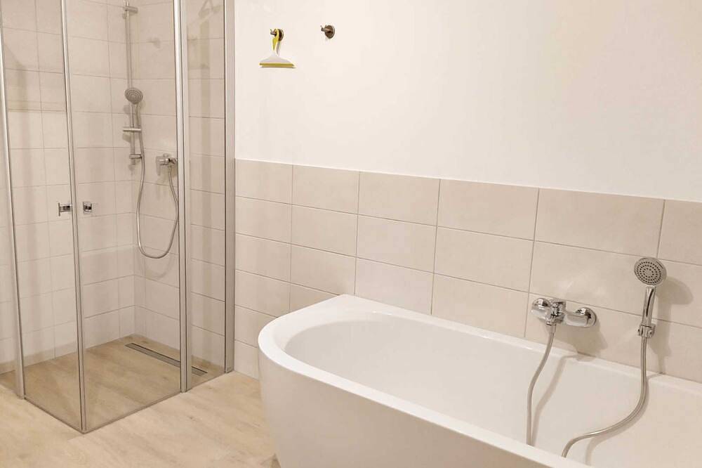 Ganze Wohnung, Ferienwohnung Waldluft - Villa Liselotte in Röblinsee, Fürstenberg/Havel