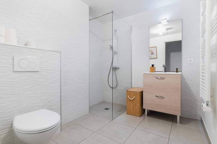 Apartamento entero, Appartement lumineux avec terrasse Courbevoie - 4P in Courbevoie, Altos del Sena
