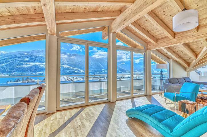 Ferielejlighed for 10 personer, med Balkon og Terrasse samt Søudsigt i Zell am See