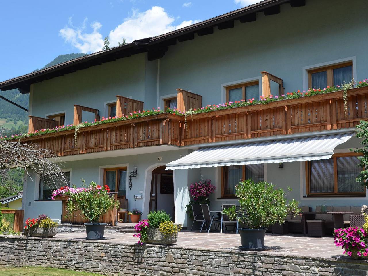 Ganze Ferienwohnung, Landhaus Königsreiner - Familienzimmer "Salzkofel-Blick" in Reißeck, Lieser-Maltatal