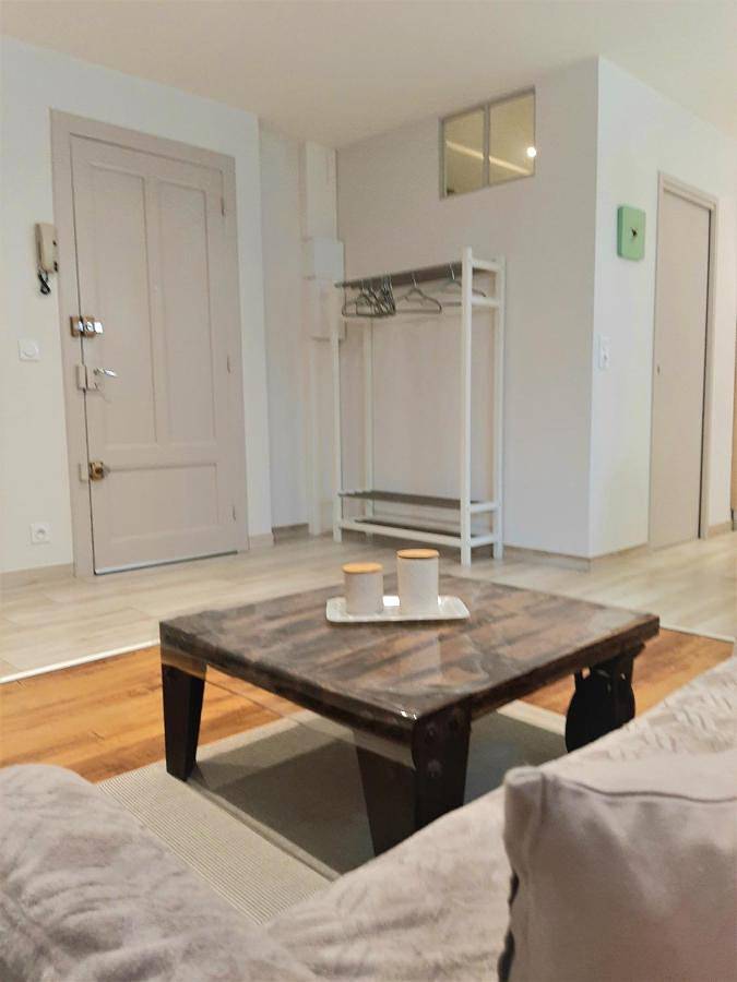 Appartement entier, One-Bedroom Apartment in Valserhône, Nantua