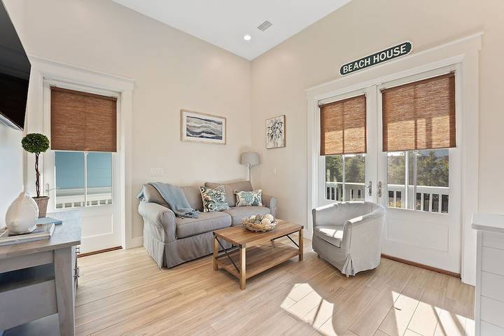 Vacation rental for 4 people, with pool and yard in Santa Rosa Beach
