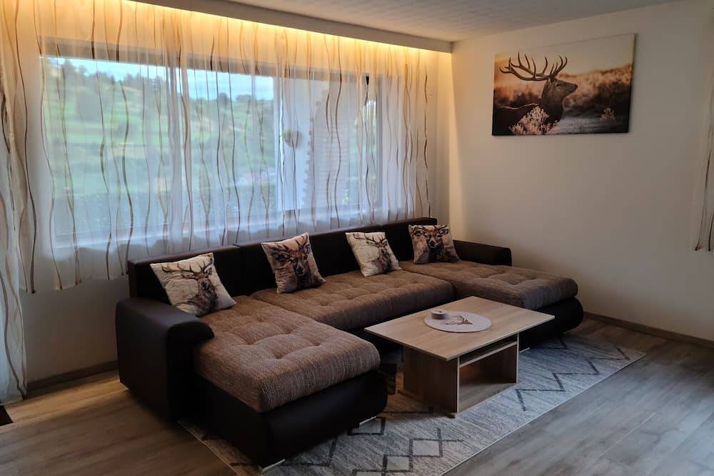 Ganze Wohnung, Ferienwohnung 'Am Südhang' mit Bergblick, privater Terrasse und Wi-Fi in Reichental, Gernsbach