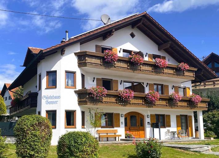 Ferienwohnung für 4 Personen, mit Terrasse und Garten sowie Sauna und Ausblick