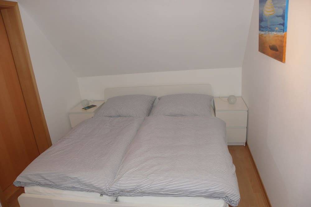 Ganze Wohnung, Ferienwohnung am Dorfteich im Reetdachhaus Ostenfeld / Husum in Ostenfeld (Husum), Eider-Treene-Sorge