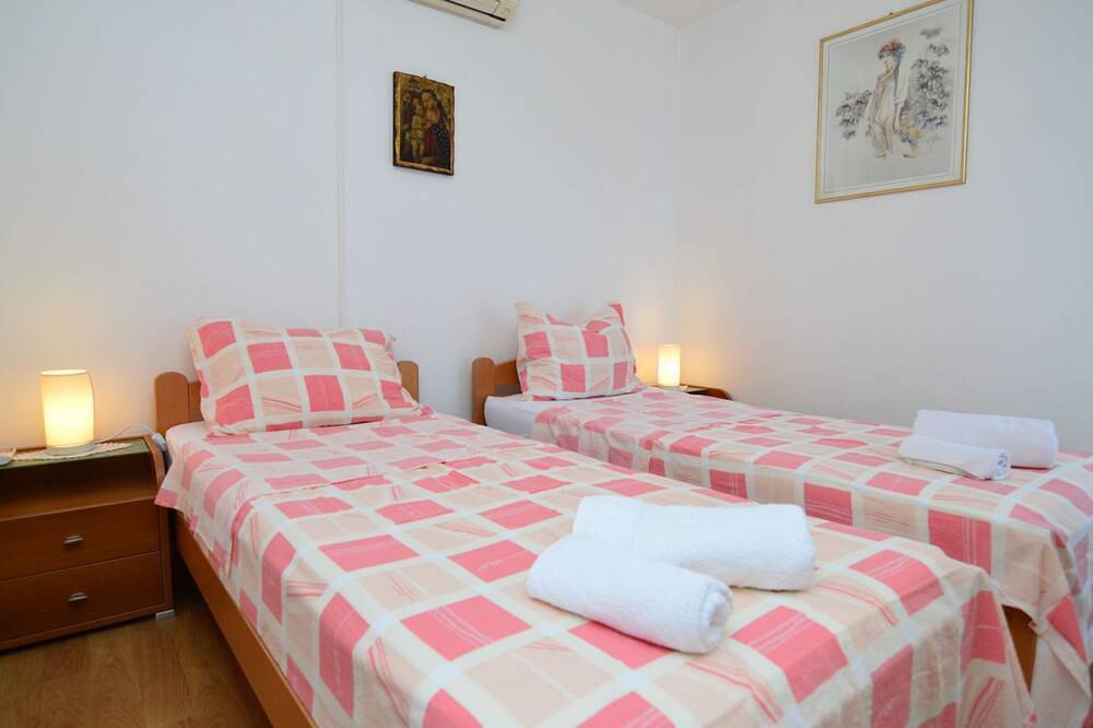 Ganze Wohnung, Ferienwohnung Nina in Marusici, Split-Dalmatien