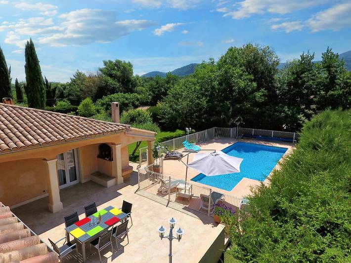 Gîte pour 8 personnes, avec piscine à Gonfaron