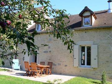 Gîte pour 4 personnes, avec jardin à Vignoles