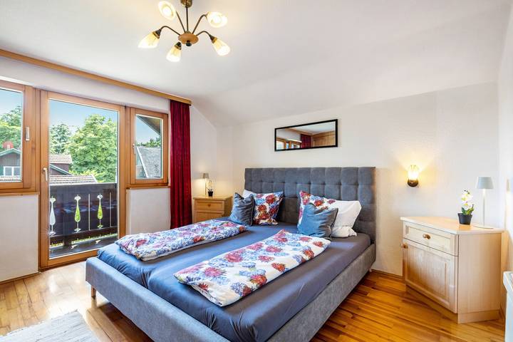 Ferienhaus für 5 Personen, mit Balkon und Garten sowie Seeblick am Ammersee