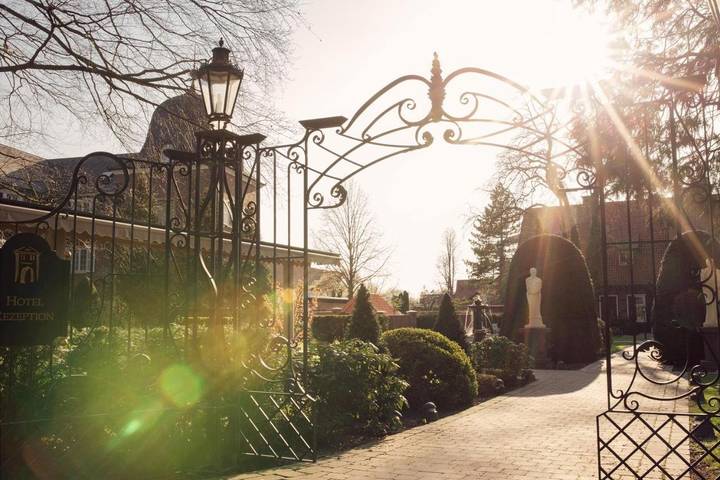 Hôtel pour 3 personnes, avec Jacuzzi et Terrasse ainsi que Jardin et Piscine à Harsewinkel