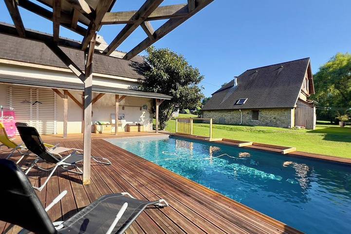 Location de vacances pour 6 personnes, avec jardin et piscine à Asson