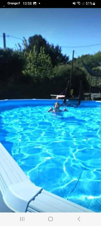 Location de vacances pour 2 personnes, avec Jardin et Piscine à Maël-Pestivien