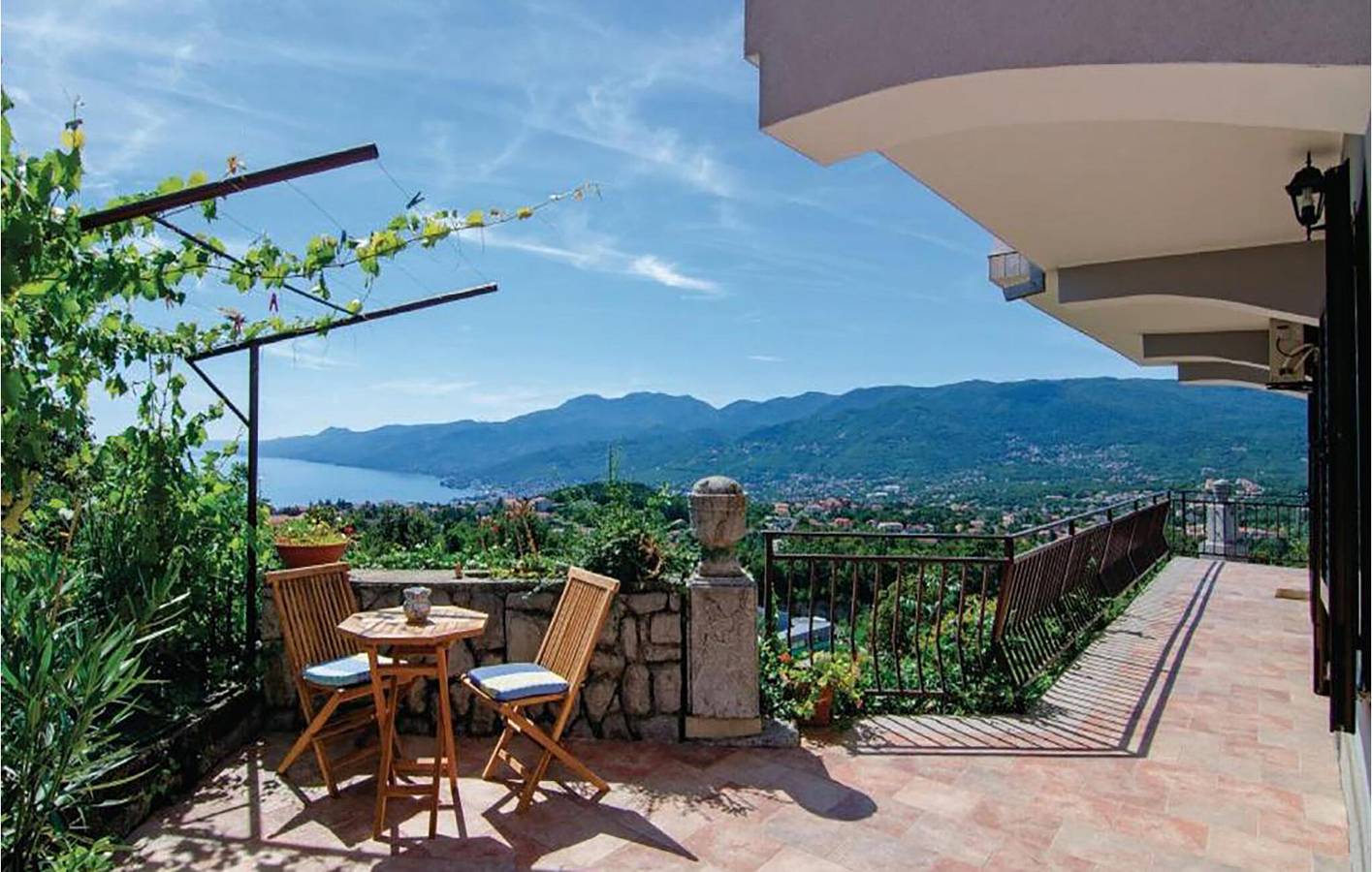 Ganze Ferienwohnung, Gemütliche 1-Zimmer-Wohnung mit Meerblick in Kastav in der Nähe von Sehenswürdigkeiten in Kastav, Primorje-Gorski Kotar