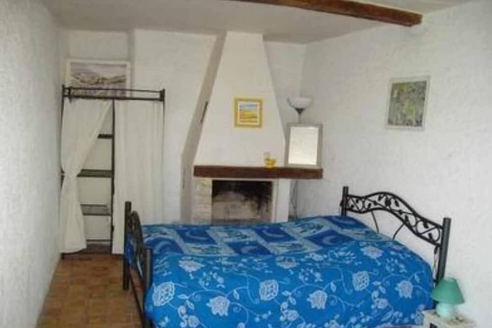 Stone house of character in a typical Provencal hamlet in Banon, Forcalquier region