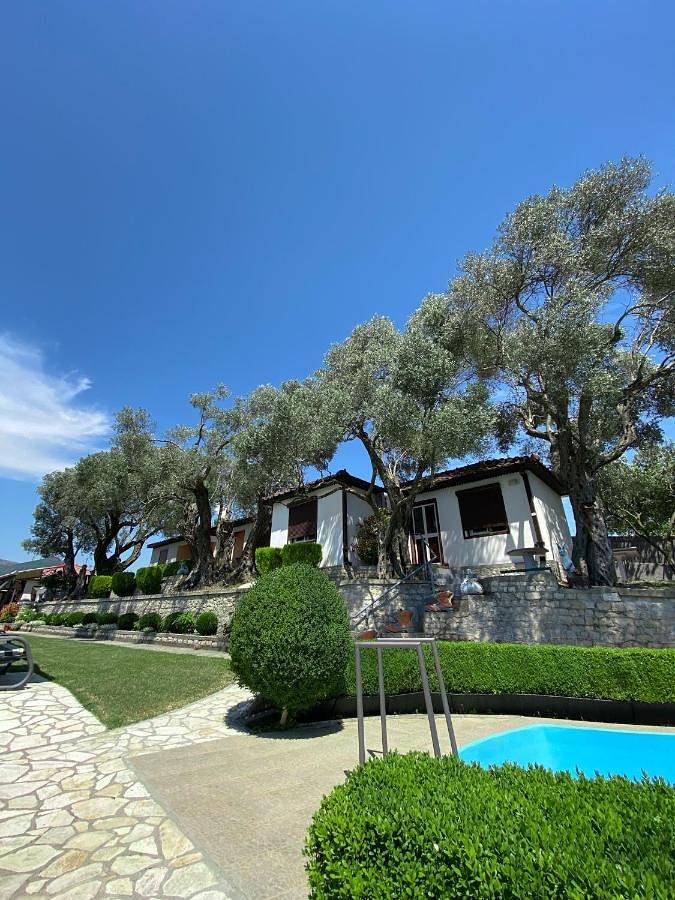 Ferienhaus für 2 Personen, mit Balkon und Terrasse sowie Garten und Pool