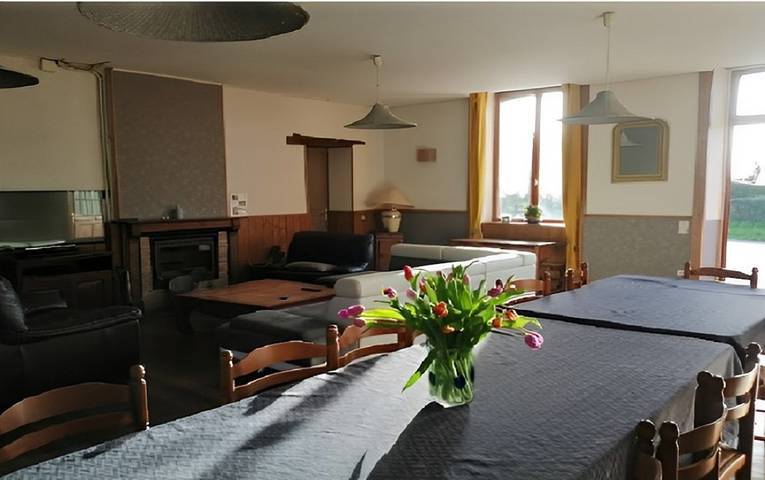 Gîte pour 18 personnes, avec jardin ainsi que terrasse et piscine dans Massif central - 4