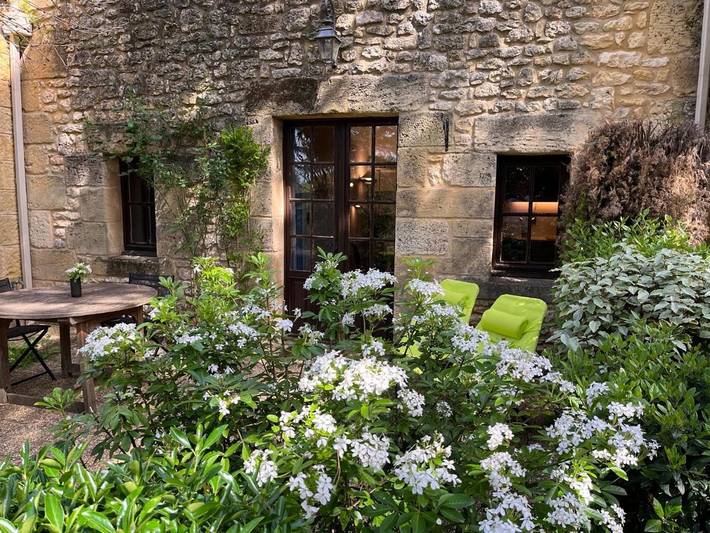 Location de vacances pour 2 personnes, avec Jacuzzi et Terrasse ainsi que Jardin et Piscine à Baneuil - 3