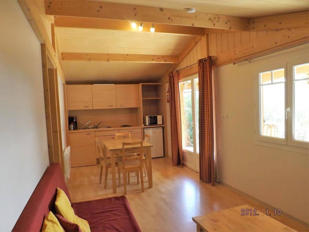Les chalets du Relais d'Aguilar in Tuchan, Côte méditerranéenne (France)