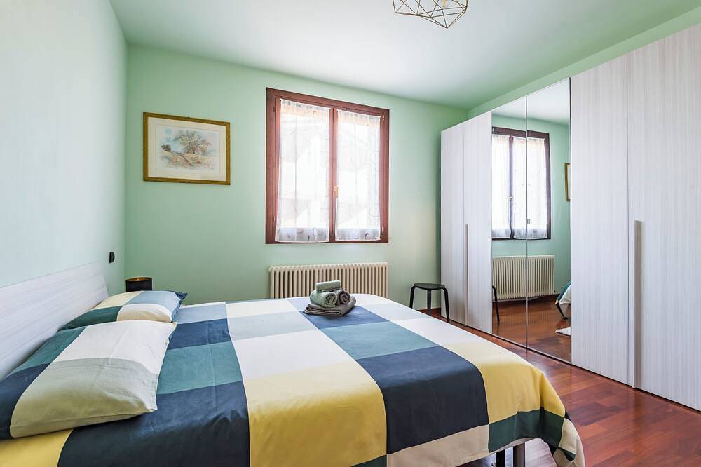 Entire apartment, Italian Chalet  with Spa Shower & Private Garden - Modena - Maranello in Casalgrande, Reggio Emilia Province