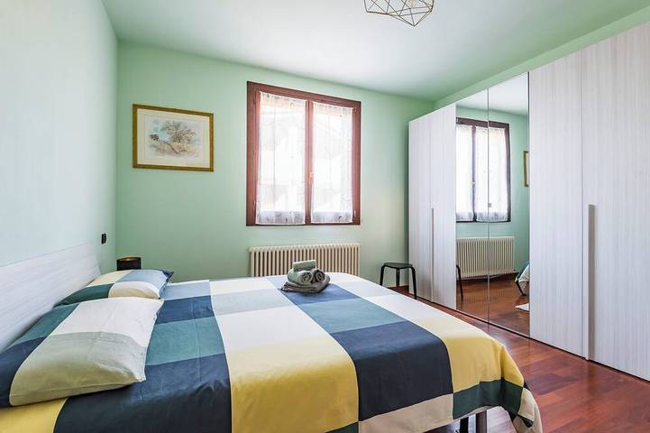 Entire apartment, Italian Chalet  with Spa Shower & Private Garden - Modena - Maranello in Casalgrande, Reggio Emilia Province