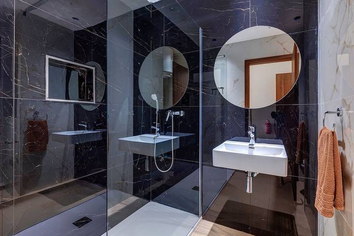 Apartamento inteiro, Red 6: Roof Top Studio Penthouse in St. Julian's in San Giljan, Ilha de Malta