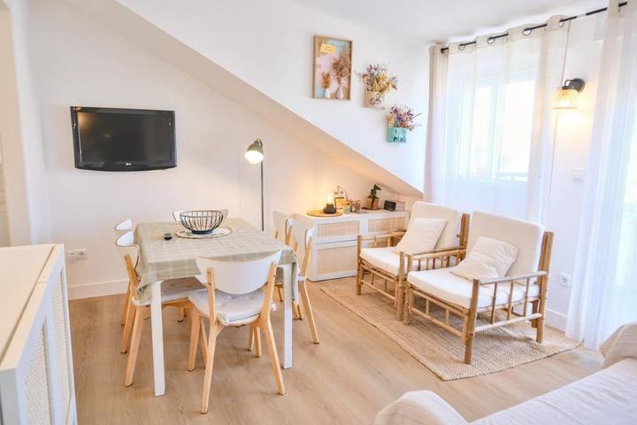 Apartamento de férias para 5 pessoas, com vista e jardim, adaptado a crianças em Sanxenxo