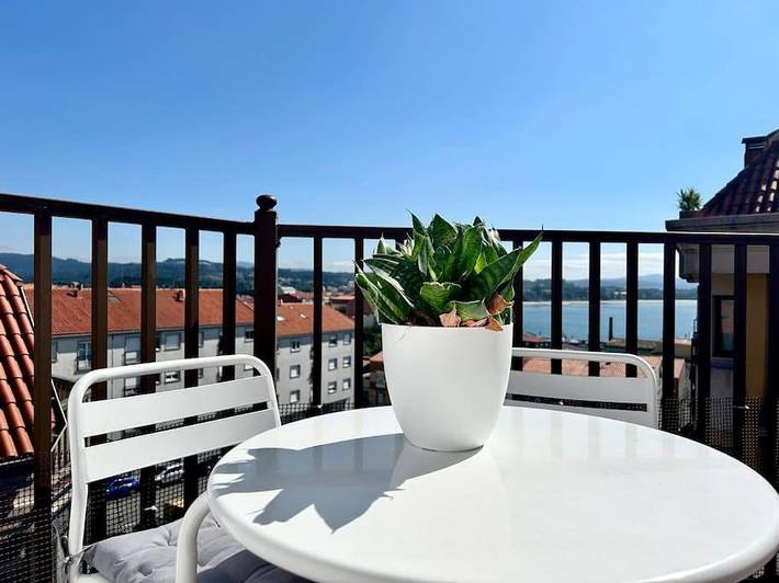 Apartamento para 5 personas, con vistas y balcón en Boiro