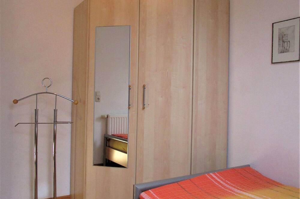 Großzügig gestaltete Ferienresidenz für 6 Pers. mit Pool-u. Sauna- mitnutzung in Stadland, Nordseeküste