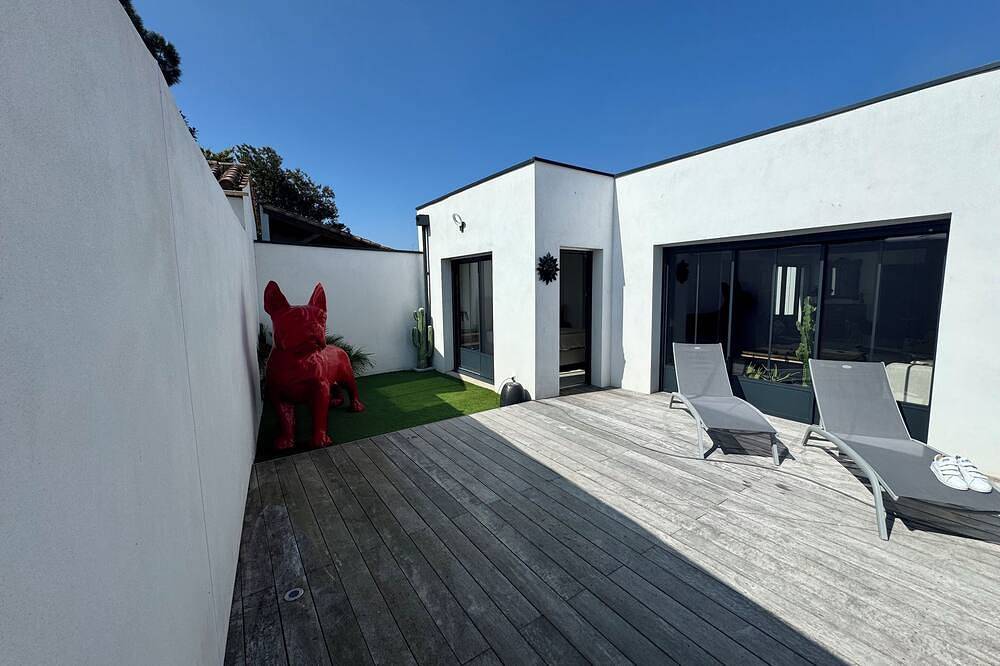 Villa Rehon Neuve Piscine Proche La Rochelle Ile de re 9 couchages. in Andilly, Región de La Rochelle