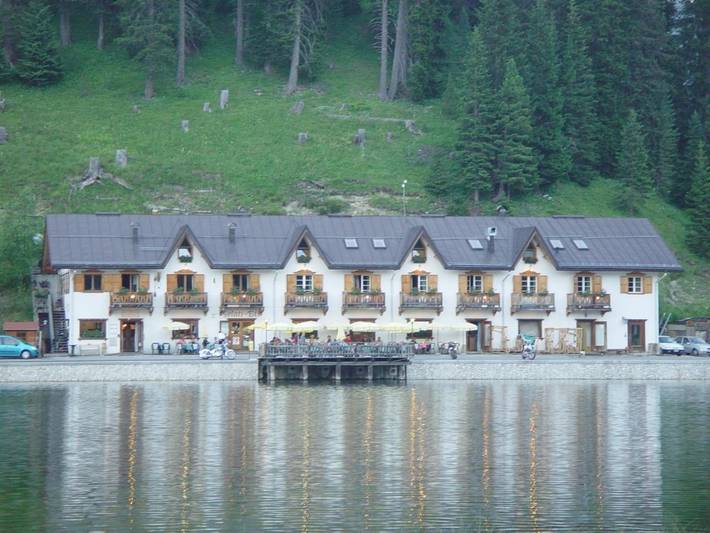 Appartamento per 4 persone, con Balcone e Terrazza nonché Vista lago e Panorama a Auronzo di Cadore