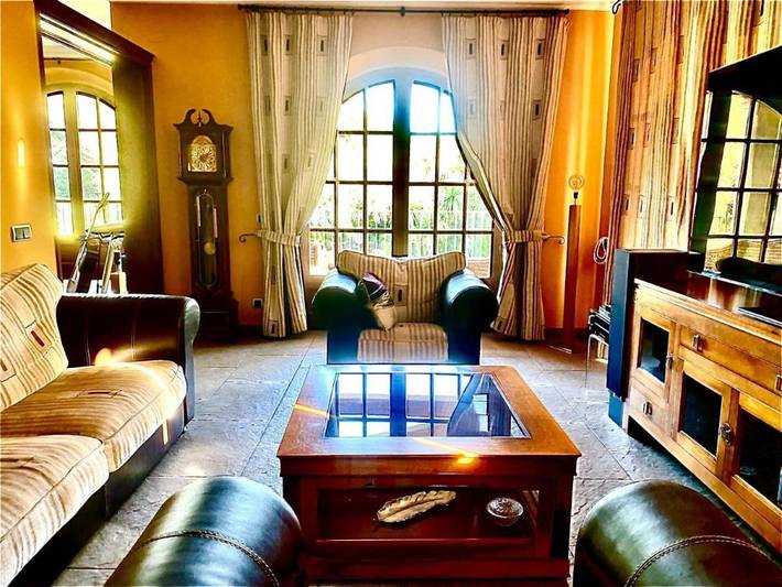 Casa rural para 9 personas, con Balcón y Jacuzzi además de Terraza y Jardín en Riudellots de la Selva - 2