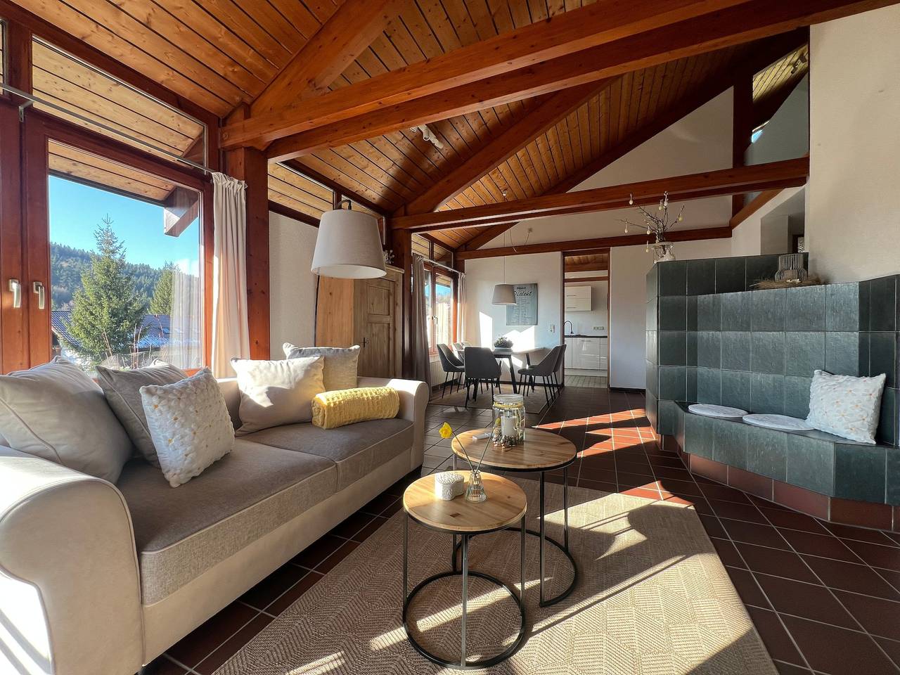 Ganze Wohnung, Haus Galerie – Einzigartige Ferienwohnung über 3 Etagen, am Bach, mit Terrasse, 2 Bäder & Galerie in St. Blasien, Südschwarzwald