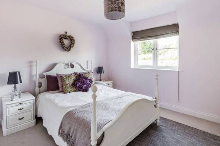 Stunning & tranquil. Heart of the Surrey Hills in Shere, Guildford