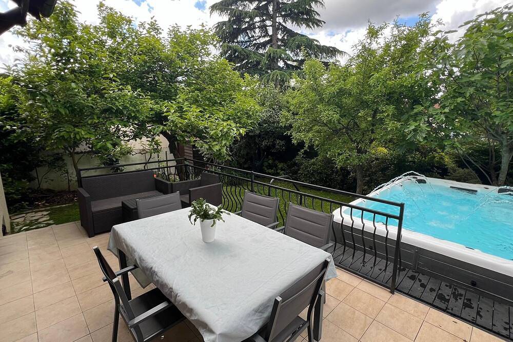 Large Villa with 10m² Spa in L'Haÿ-les-Roses, Valle del Marne