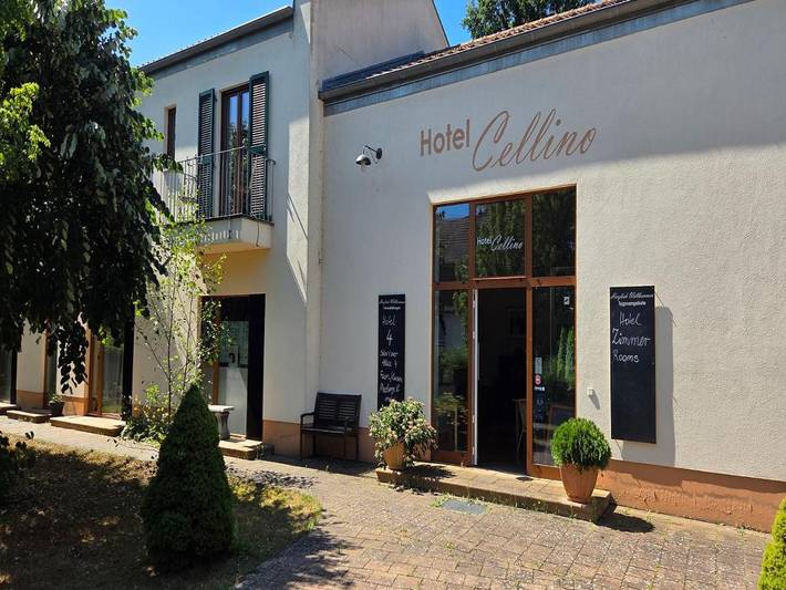 Hotel für 2 Personen, mit Balkon und Terrasse sowie Garten und Ausblick