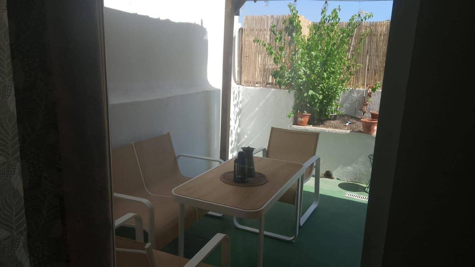 Estudio entero, Estudio 'Las Florecillas' con Terraza Privada, Wi-Fi y Aire Acondicionado in Málaga Centro, Málaga